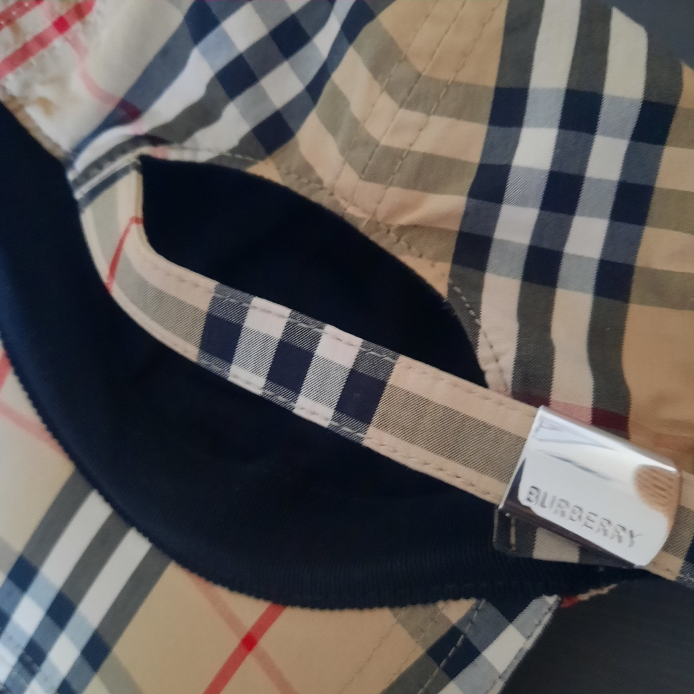 Burberry Unisex Hat - Picture 3 of 6